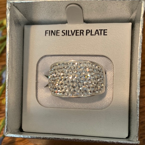 Jewelry - 🎉HP🎉SILVER PLATED CRYSTAL RING SIZE 7. NWT!